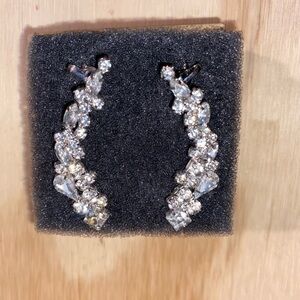 Jewelry never worn in great condition